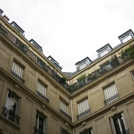 Apartment Sous Les Toits De Paris